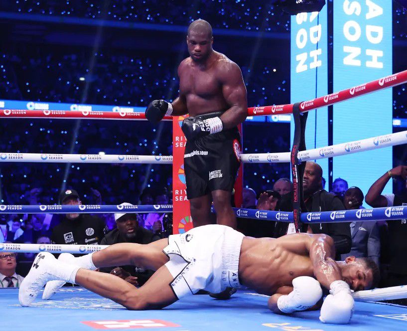 Daniel Dubois floor Anthony Joshua in the first round