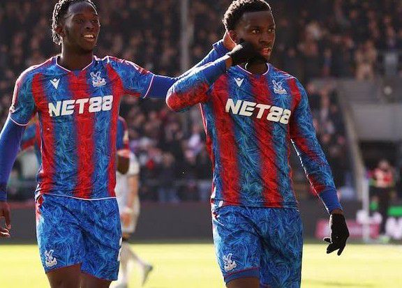 Crystal Palace win Mateta injured